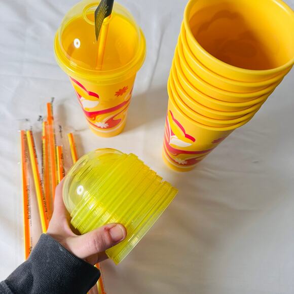 NWOT Starbucks Bundle of 8 Color Changing Cold Cups w/ Dome Lids & Straws - Picture 6 of 8